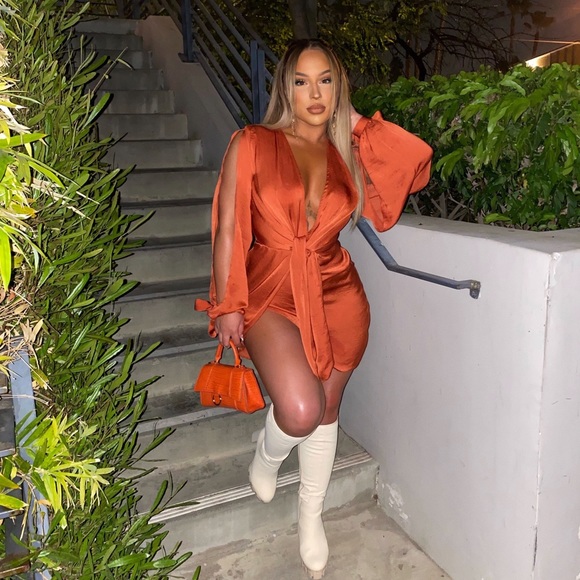 Orange satin dress - Picture 2 of 4